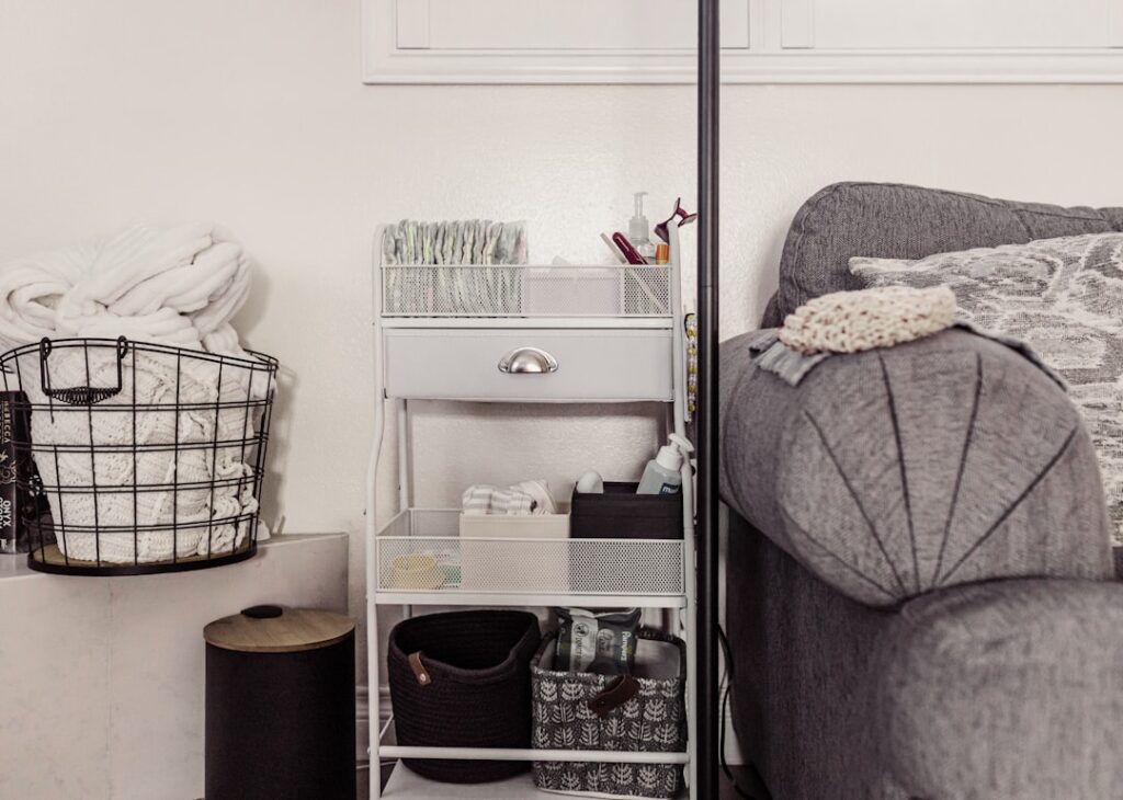 Idei creative pentru organizarea spațiului mic dintr-o cameră de cămin Photo small space organization