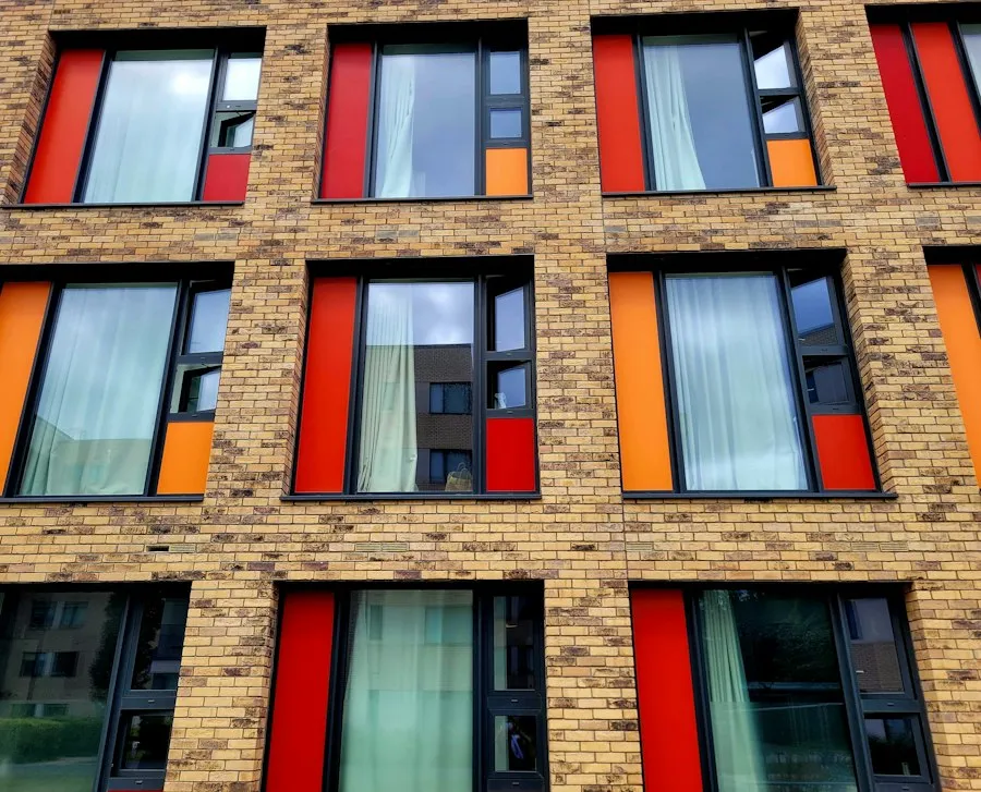 student housing campus vs homestay