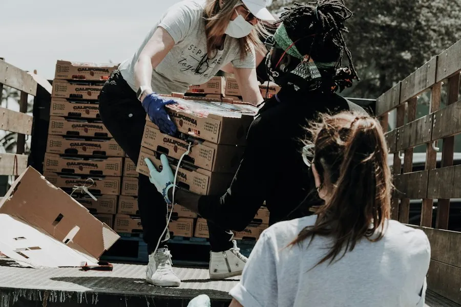 Photo college student volunteering tips